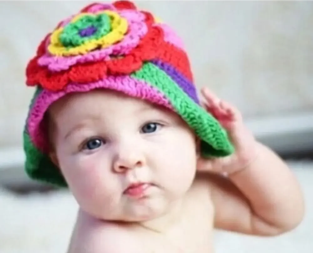 NEW Baby Rainbow Knit Hat 0-6M Daisy Flower Cute Gift